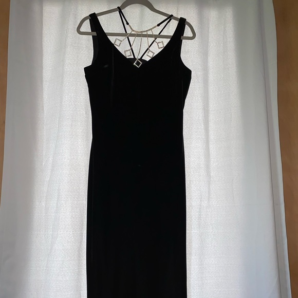 Vintage Black Velvet Dress - Picture 3 of 6